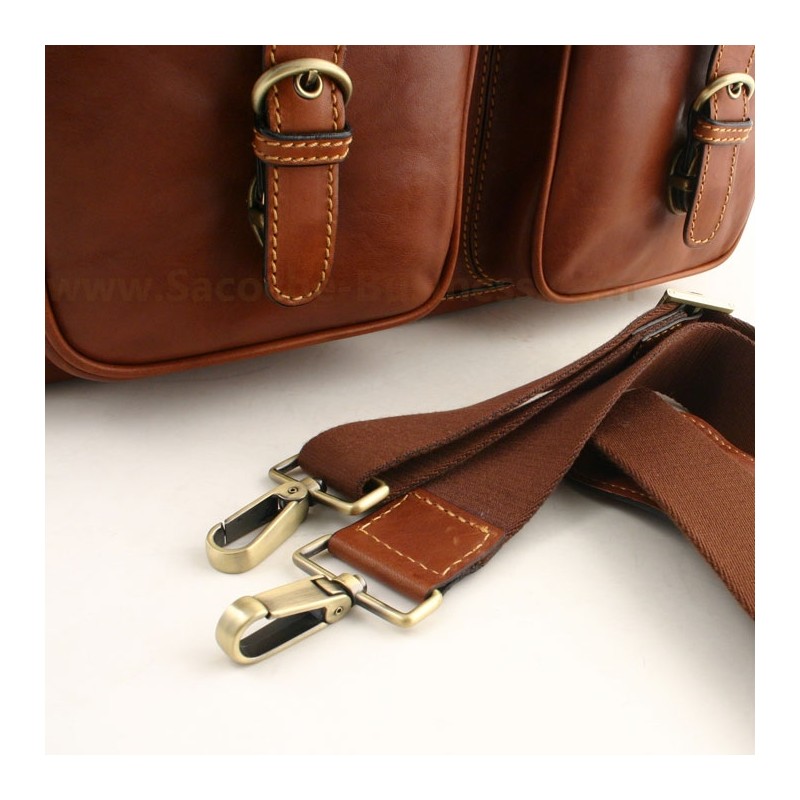 Trés large serviette 42cm Gianni CONTI ma int