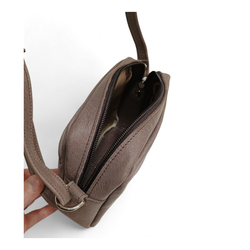 Sac travers cuir brillant made in france by FRANDI taupe vue int