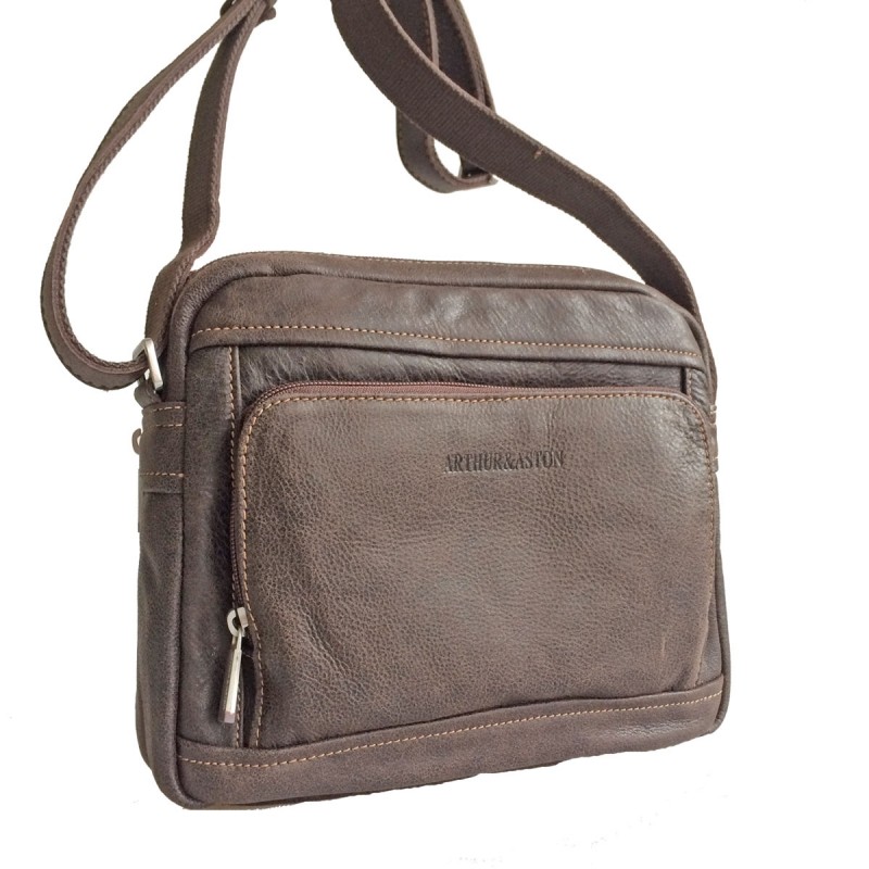 Sacoche pour tablette en cuir vieilli Arthur&Aston choco face